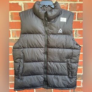 NWT Reebok Men's Black Full Zip Puffer Vest with Pockets